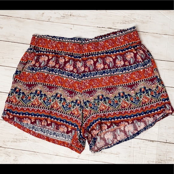 Women's Elastic Waist Tribal Printed Shorts - Picture 3 of 3